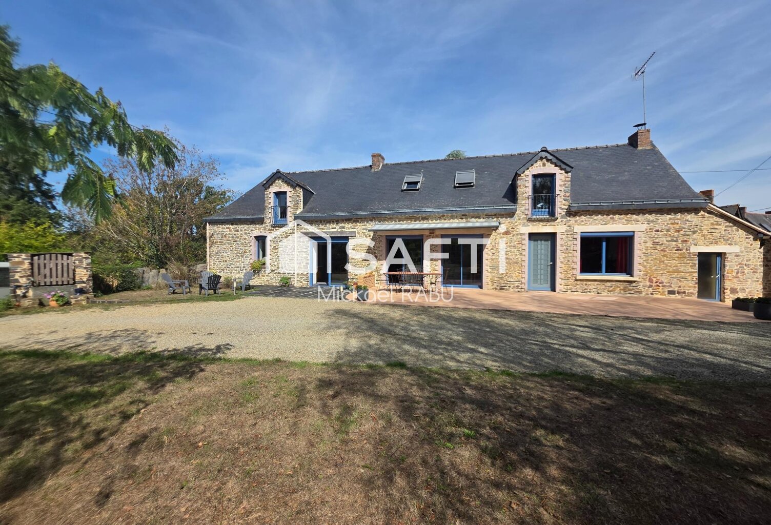 Maison en pierre - 116 m² - 4 chambres — photo 1