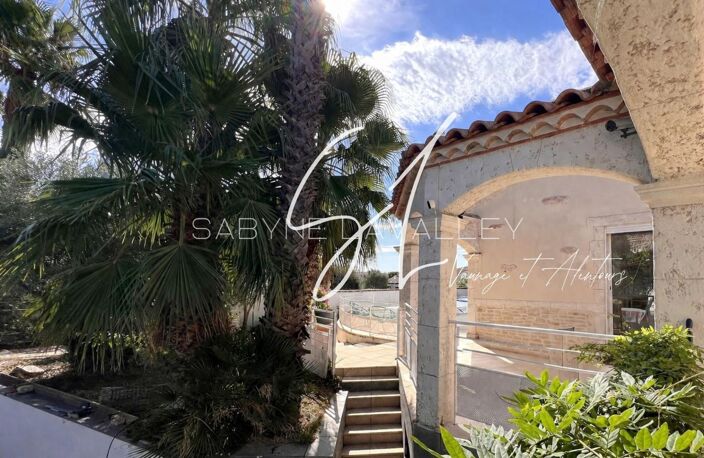 La VILLA MATHEA c'est 152 m², 931 m² de terrain, une piscine et de beaux volumes ici, l'espace ne manque pas, les projets non plus ! — photo 3