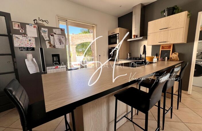 La VILLA MATHEA c'est 152 m², 931 m² de terrain, une piscine et de beaux volumes ici, l'espace ne manque pas, les projets non plus ! — photo 4