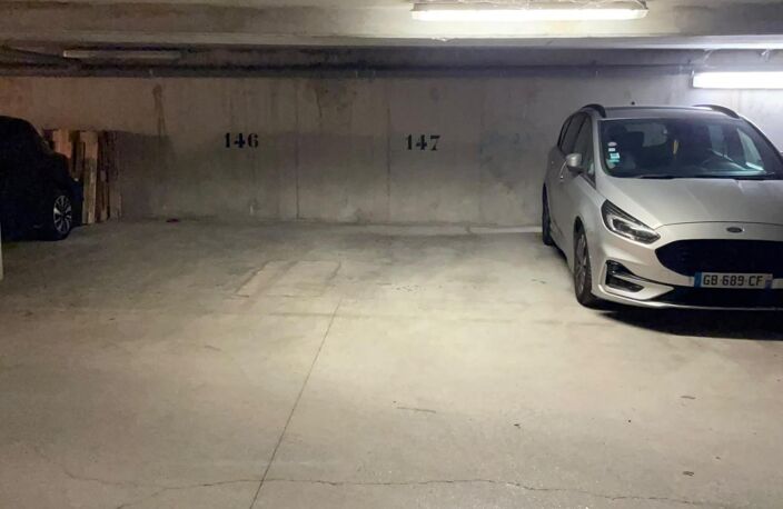 Place de parking à 8 mn à pied de la gare Rer A Torcy — photo 4