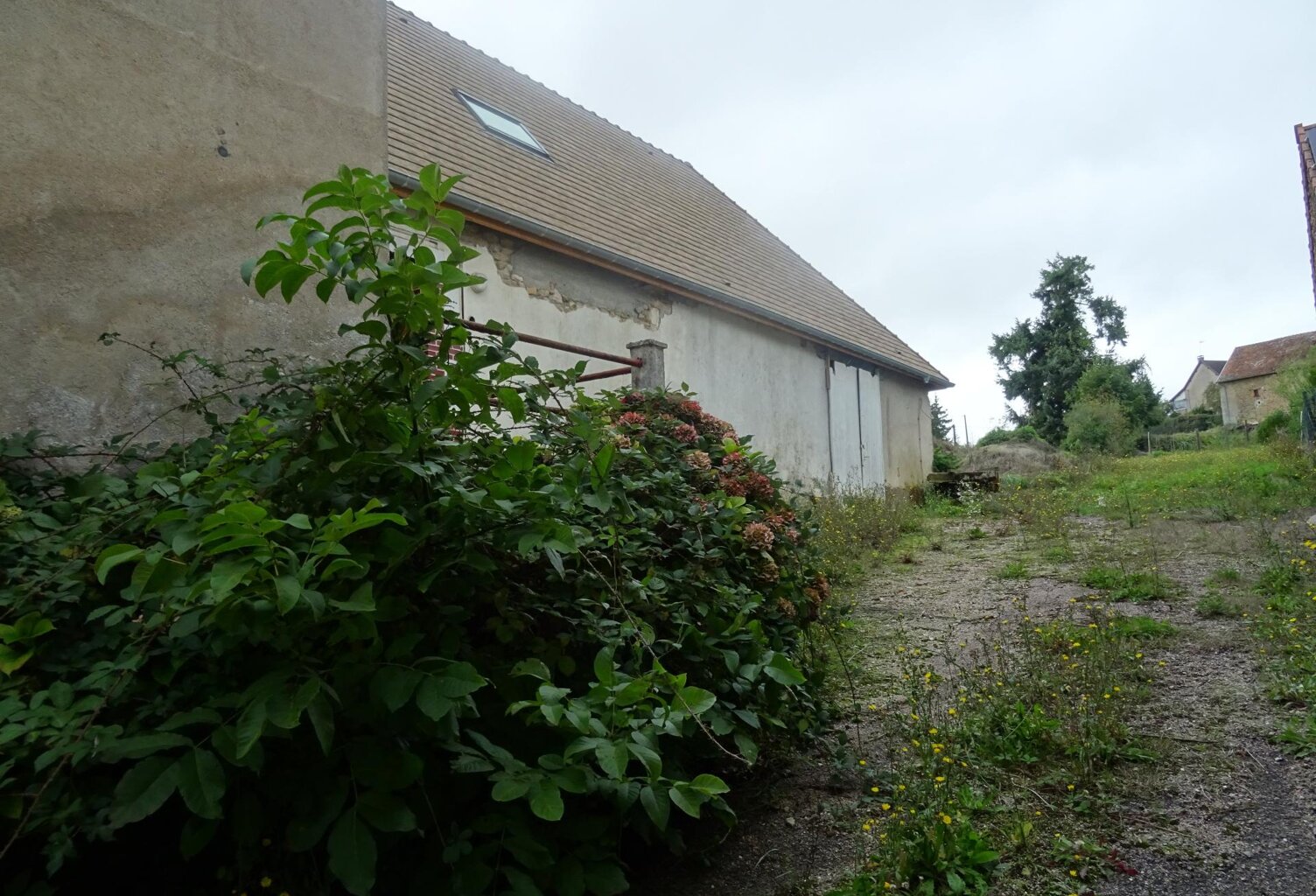 A Couches,dans un hameau proche du chateau — photo 1