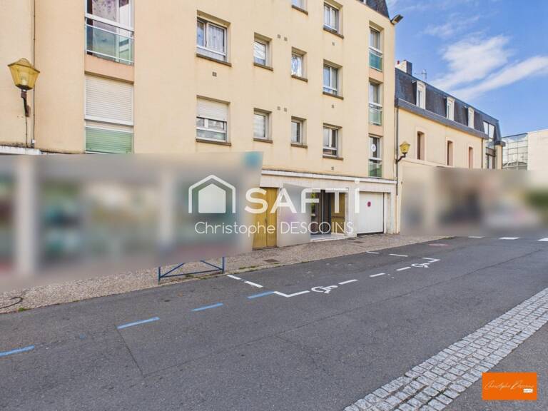 APPARTEMENT F4 DE 87 M²  MAYENNE, PLACE GAMBETTA — photo 1