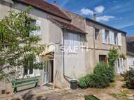 Maison double avec cour intérieure. 3 garages. — photo 2