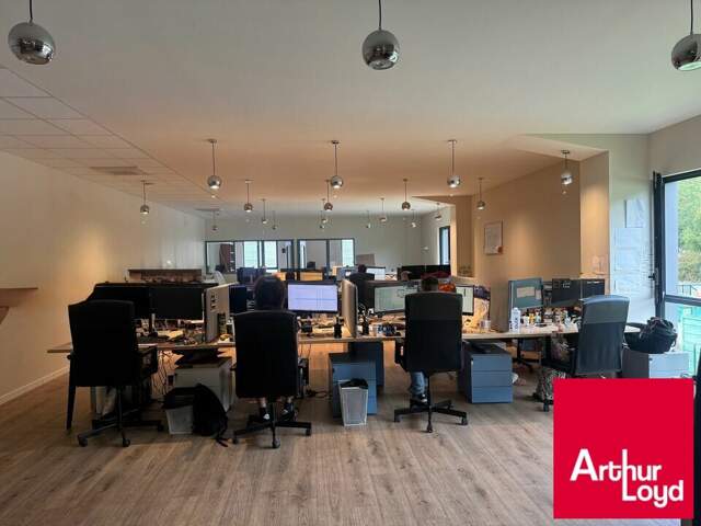 BUREAUX à LOUER — photo du bien