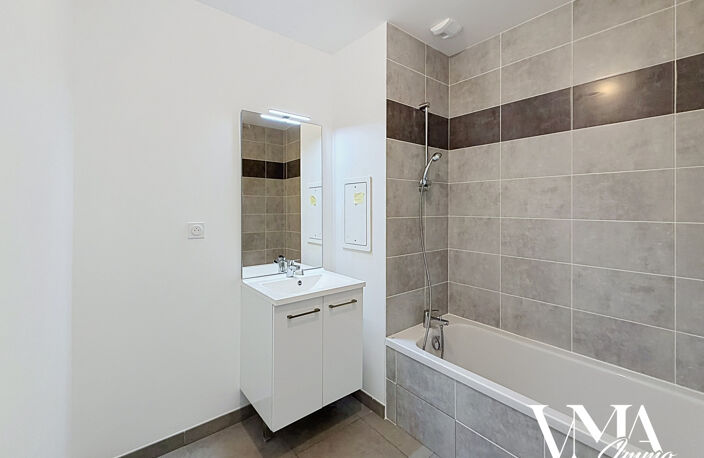 La Tour-de-Salvagny , Appartement T4 de 80 m2 avec terrasse — photo 5