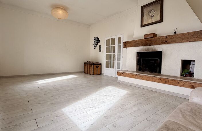 Vente Maison/villa 7 pièces — photo 2