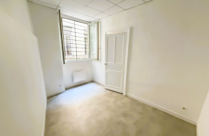 BUREAUX - Rue ARGENTERIE — photo 2