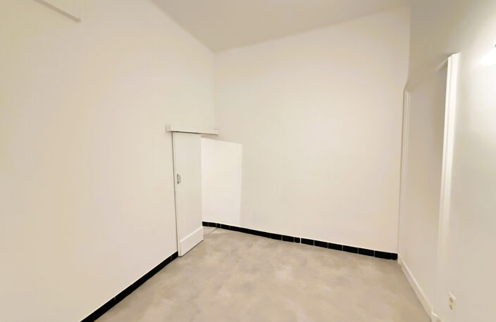 BUREAUX - Rue ARGENTERIE — photo 4