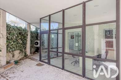 Commerce  298999 €