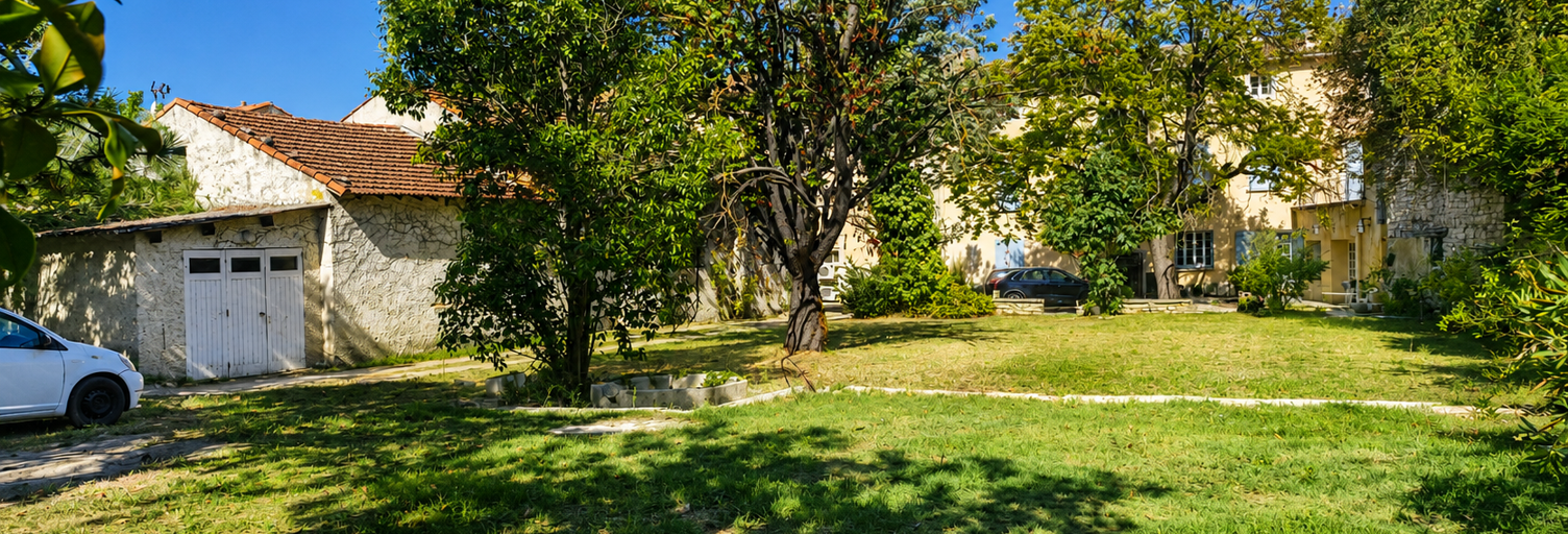 Immeuble  543 m² à vendre à Pernes-les-Fontaines (84210)