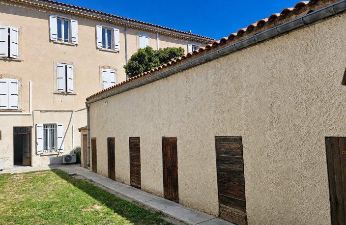 ENSEMBLE IMMOBILIER   HYPERCENTRE DE PERNES-LES-FONTAINES   7 LOGEMENTS LOUÉS   UNE MAISON - UN HANGAR -FORT P — photo 2