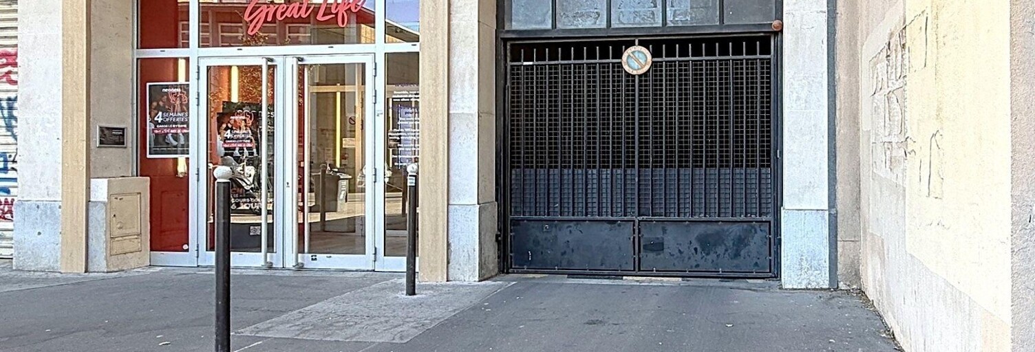 Garage  2020 m² à vendre à Paris 20 (75020)