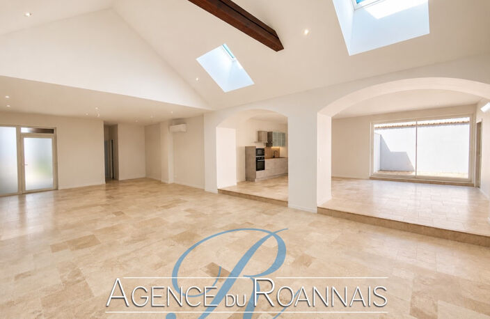 Maison type loft à vendre à ROANNE avec 4 chambres, cour et — photo 2