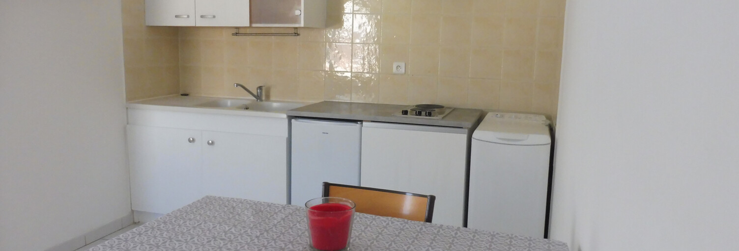 Appartement 2 Pièces 30 m² à louer à Saint-Étienne-de-Fontbellon (07200)
