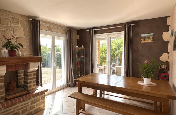 BELLE MAISON FAMILIALE DE 6 PIECES DE 148 M2 + ANNEXES SUR U — photo 4
