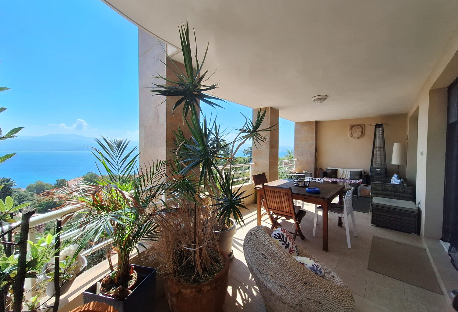 Appartement T4 de120m2 belle  vue mer parc Berthaud — photo 1