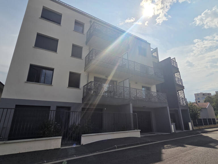 T2 - Balcon et stationnement - Quartier Fontaine du Bac — photo 1