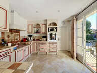 MAGNIFIQUE MAISON FAMILIALE - CUGES-LES-PINS — photo 4