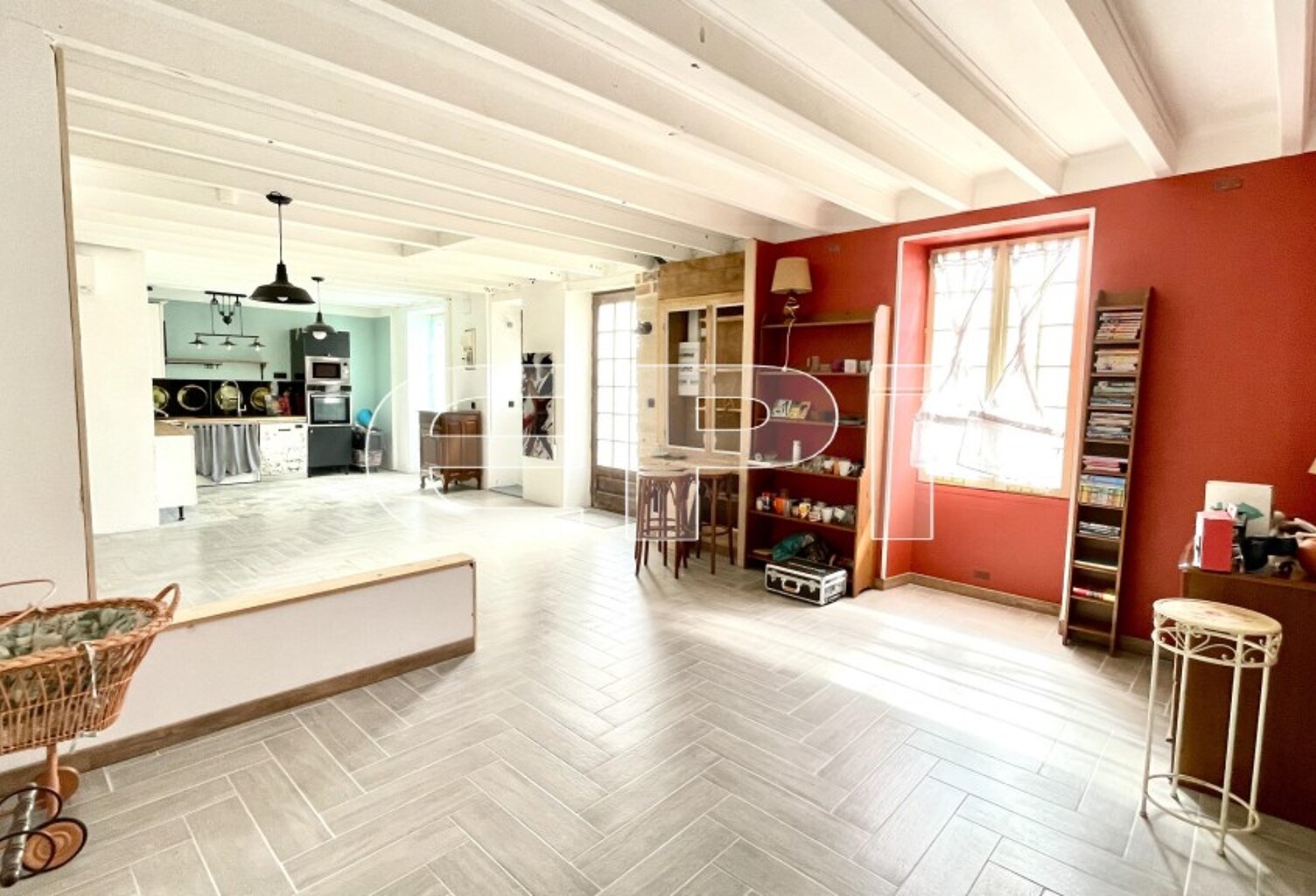 6400 3 km de Saint-varent avec école, maison comportant cuisine — photo 1