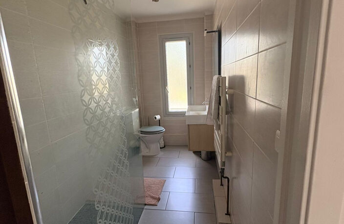T3 entièrement rénové avec balcon, garage et cave   Franchev — photo 5