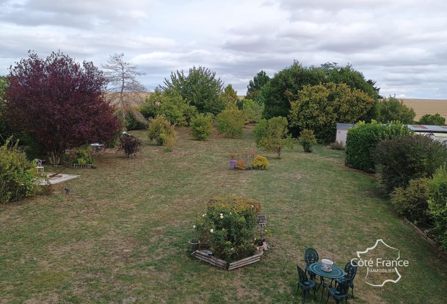 Coquette maison, magnifique terrain — photo 1