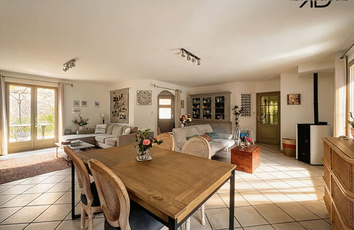 Maison de 140 m² sur un terrain de 1 350 m² à THUEYTS — photo 3