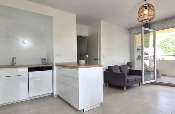Appartement T3 + Terrasse + Box double fermé — photo 2