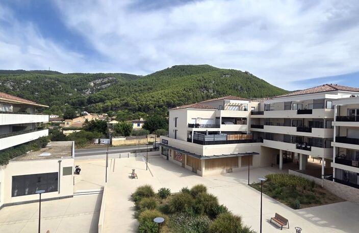 Appartement T3 + Terrasse + Box double fermé — photo 3
