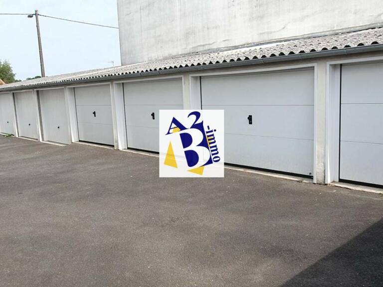 Soyaux, garage 15 m² — photo 1