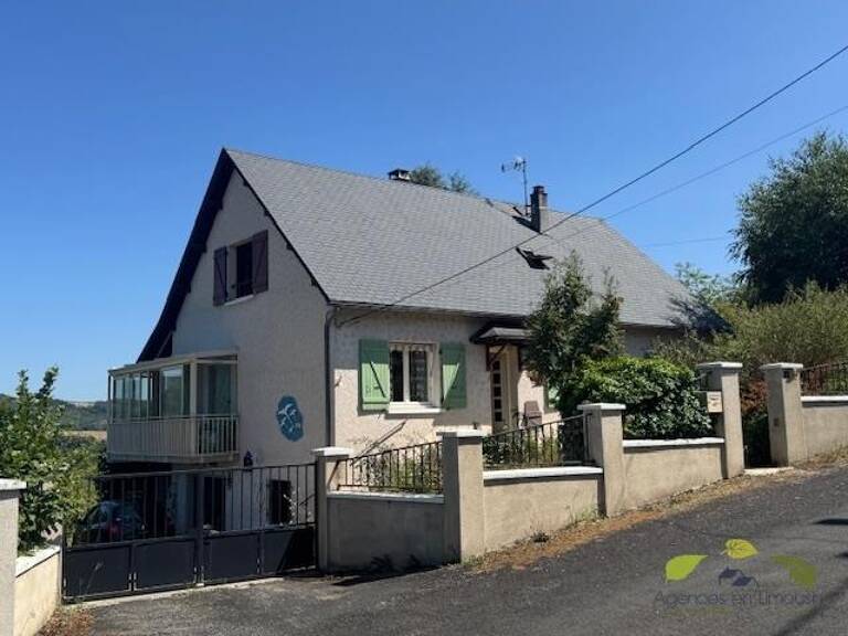 CORREZE — photo 1