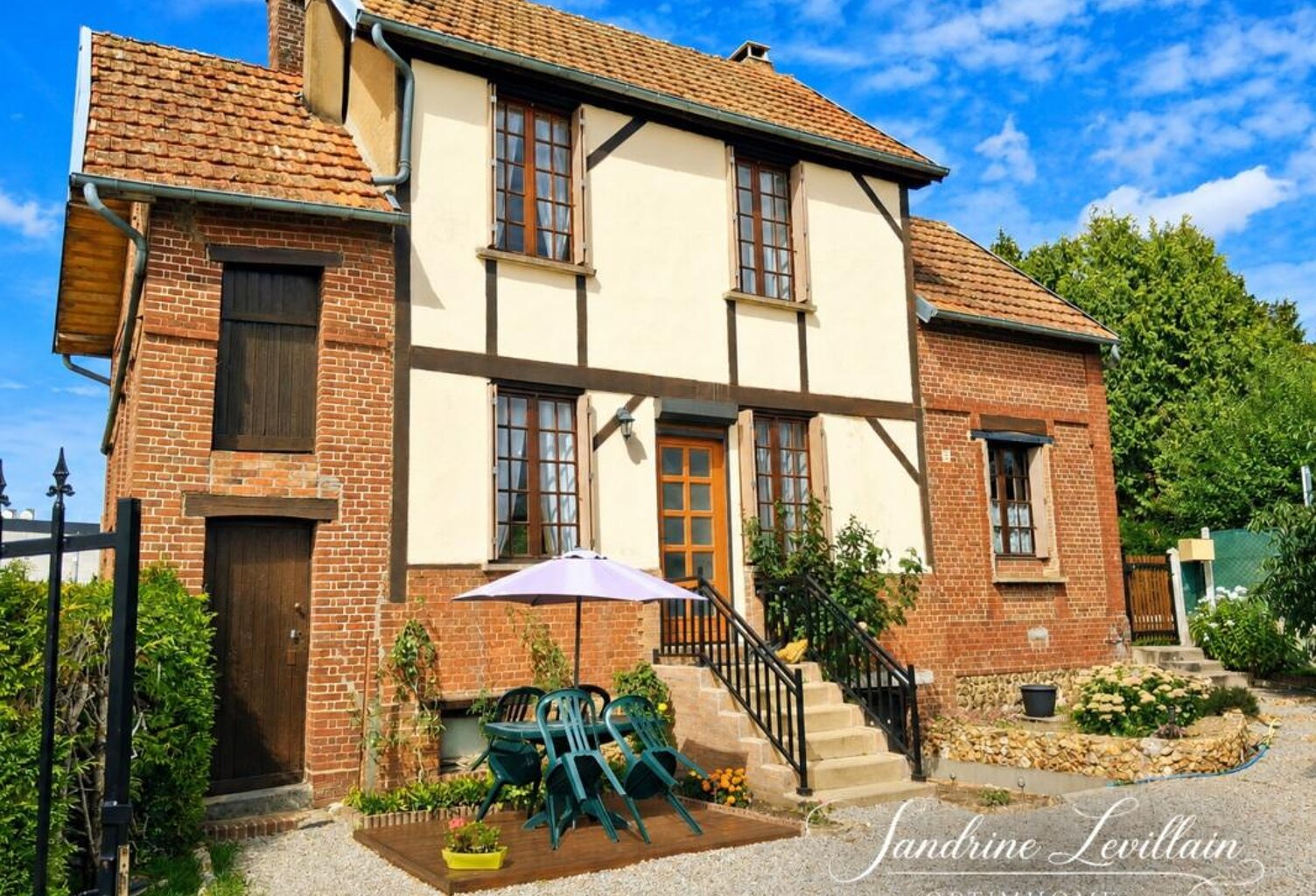 Maison à vendre 4 pièces LE BEC HELLOUIN (27) — photo 1