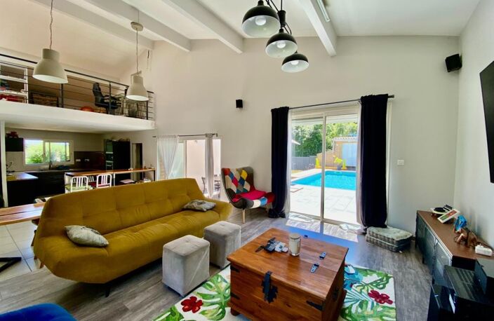 Maison familiale 4 chambres, avec piscine, dépendance, et vue dégagée — photo 2