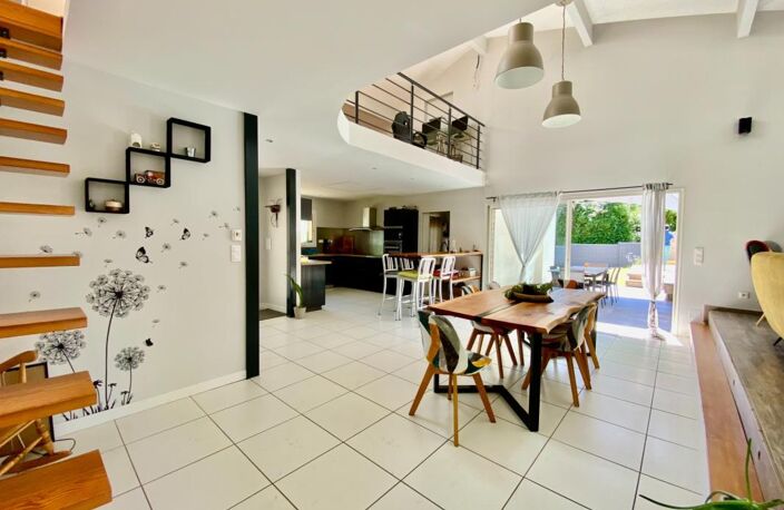 Maison familiale 4 chambres, avec piscine, dépendance, et vue dégagée — photo 5