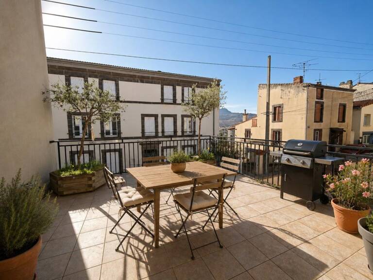 Maison de bourg avec terrasse et vue dégagée – Beaumont (63110) — photo 1