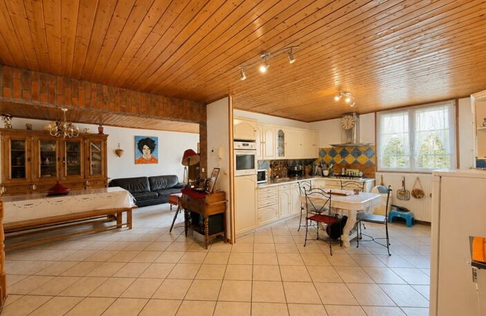 Maison de bourg avec terrasse et vue dégagée – Beaumont (63110) — photo 4