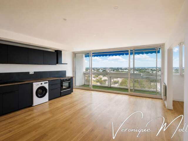 MÉRIGNAC – 10e ET DERNIER ÉTAGE, LA VUE COMME HORIZON - GARAGE DISPONIBLE EN OPTION - — photo du bien