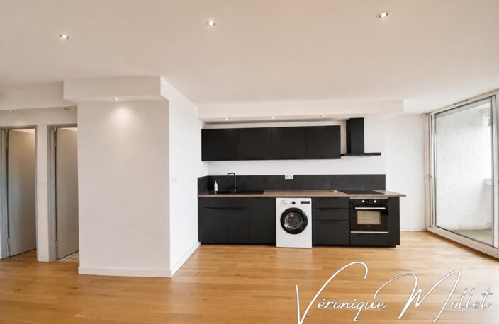 MÉRIGNAC – 10e ET DERNIER ÉTAGE, LA VUE COMME HORIZON - GARAGE DISPONIBLE EN OPTION - — photo 3