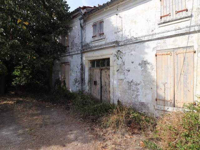MAISON  VENDRE DE 130m² A RENOVER SUR PRIGNAC (17) — photo du bien