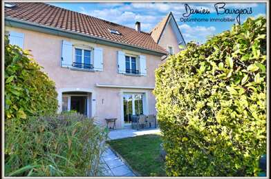 Maison 6 pièces 2400 €
