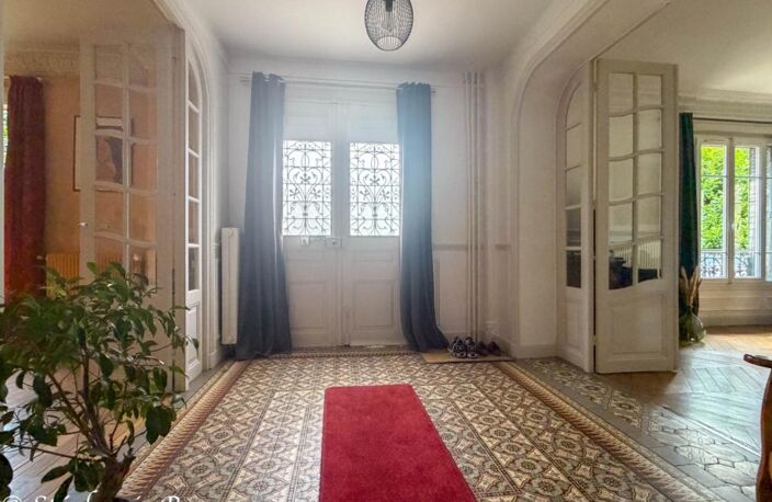 Demeure bourgeoise pour habitation ou profession libérale / bureaux — photo 2