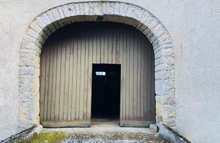 Ferme avec pont de grange à rénover — photo 5