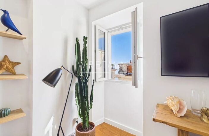 Appartement 2 pièces rénové au dernier étage à quelques pas de l — photo 2