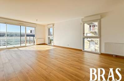 APPARTEMENT 4 CHAMBRES - BALCON - DOUBLE GARAGE — photo du bien