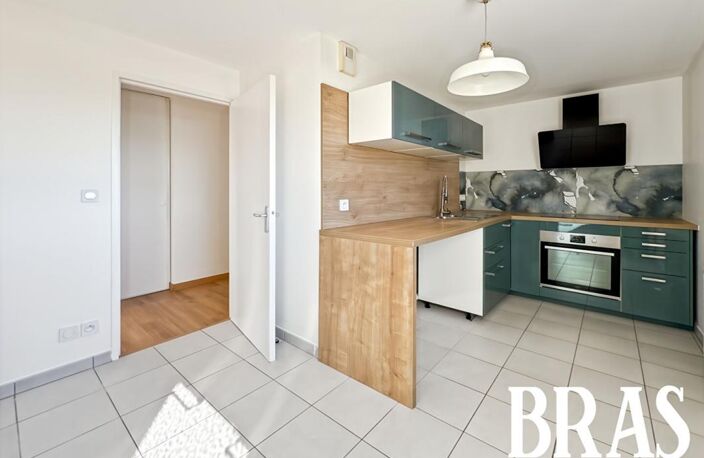 APPARTEMENT 4 CHAMBRES - BALCON - DOUBLE GARAGE — photo 5