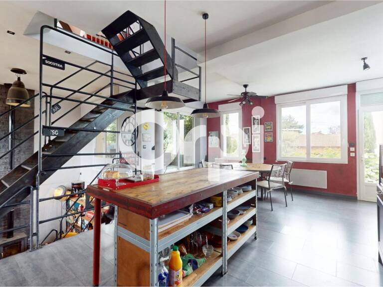 BRON – MAISON LOFT D'EXCEPTION AVEC PISCINE ET JARDIN SANS VIS-À-VIS — photo 1