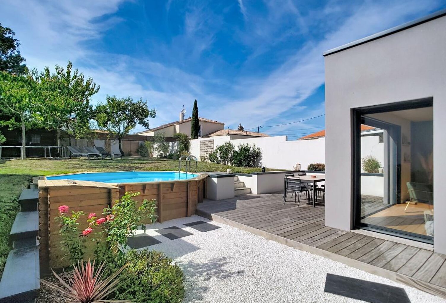 Basse Goulaine-maison 4 chambres avec piscine en centre ville — photo 1