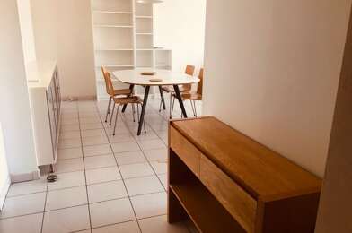 Appartement 3 pièces 1075 €