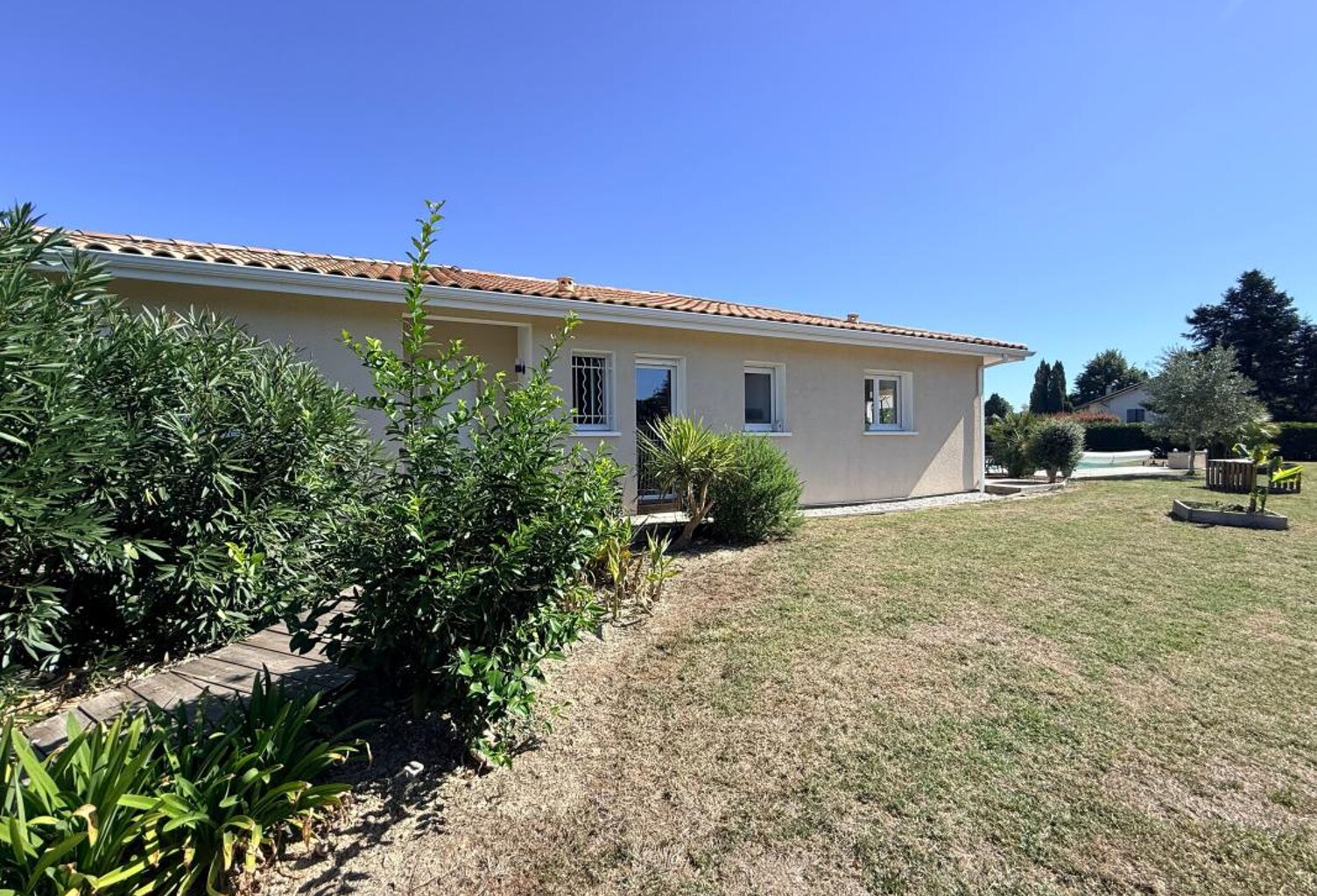 Maison contemporaine et familiale avec piscine — photo 1