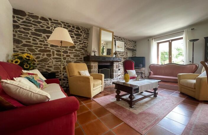 QUESSOY – Maison de caractère de 154 m² avec petit jardin d’hiver et terrain de 695 m² — photo 4