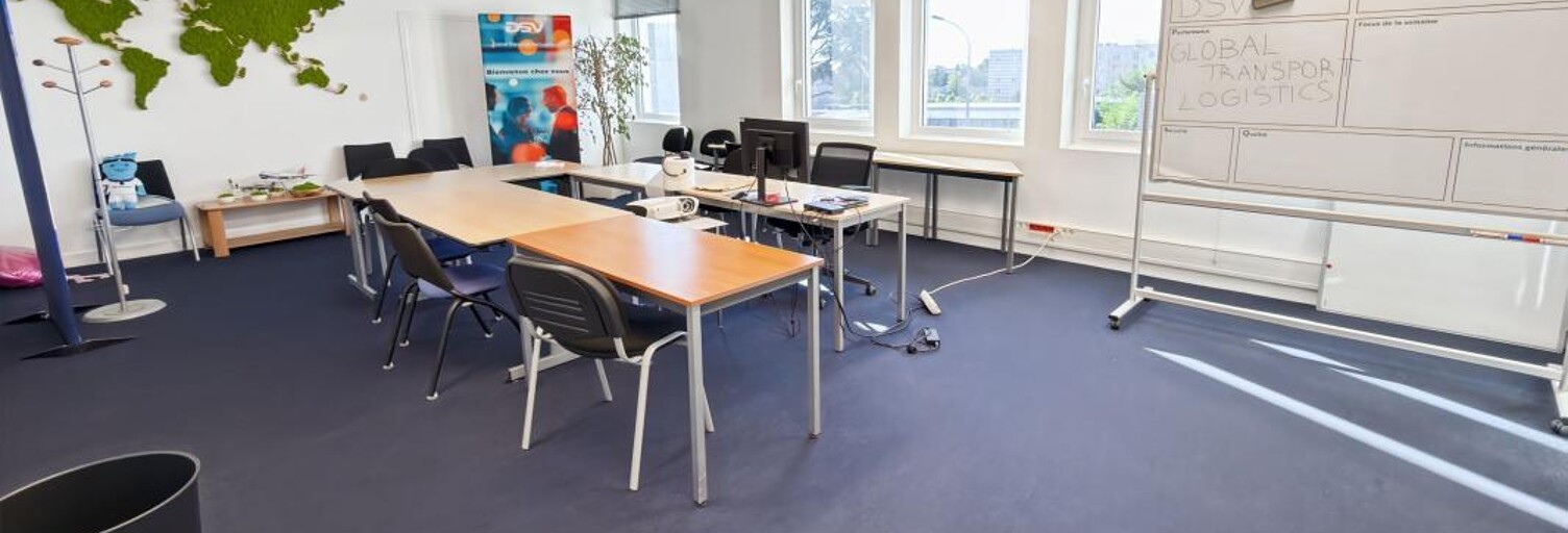 Bureau  325 m² à louer à Saran (45770)